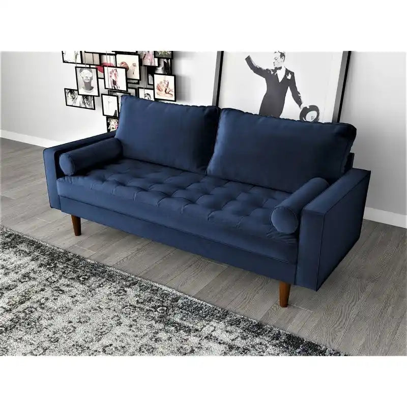 Aksamitna sofa w stylu średniowiecznym