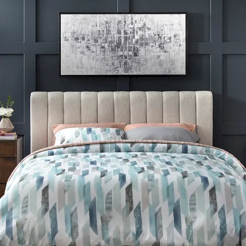 Letto queen Teagan con trapuntatura a canali