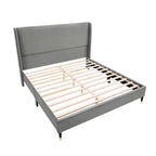 Polsterbett mit Samtbezug und hohen Kopfteilen, Queen-/King-Size